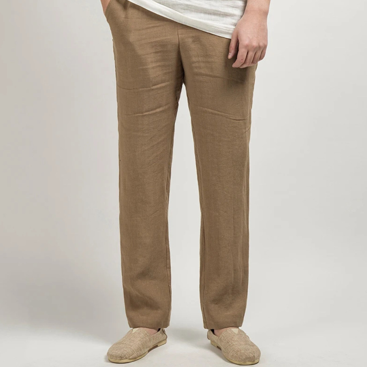 The Cambridge Men’s Lightweight Straight Leg Linen Pants