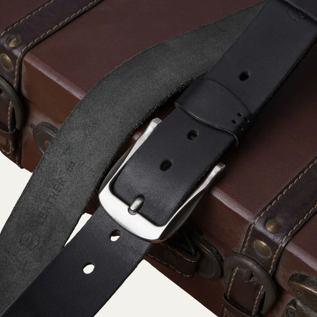 The Farnham Belt – Classic Cowhide Leather Hand Finished
