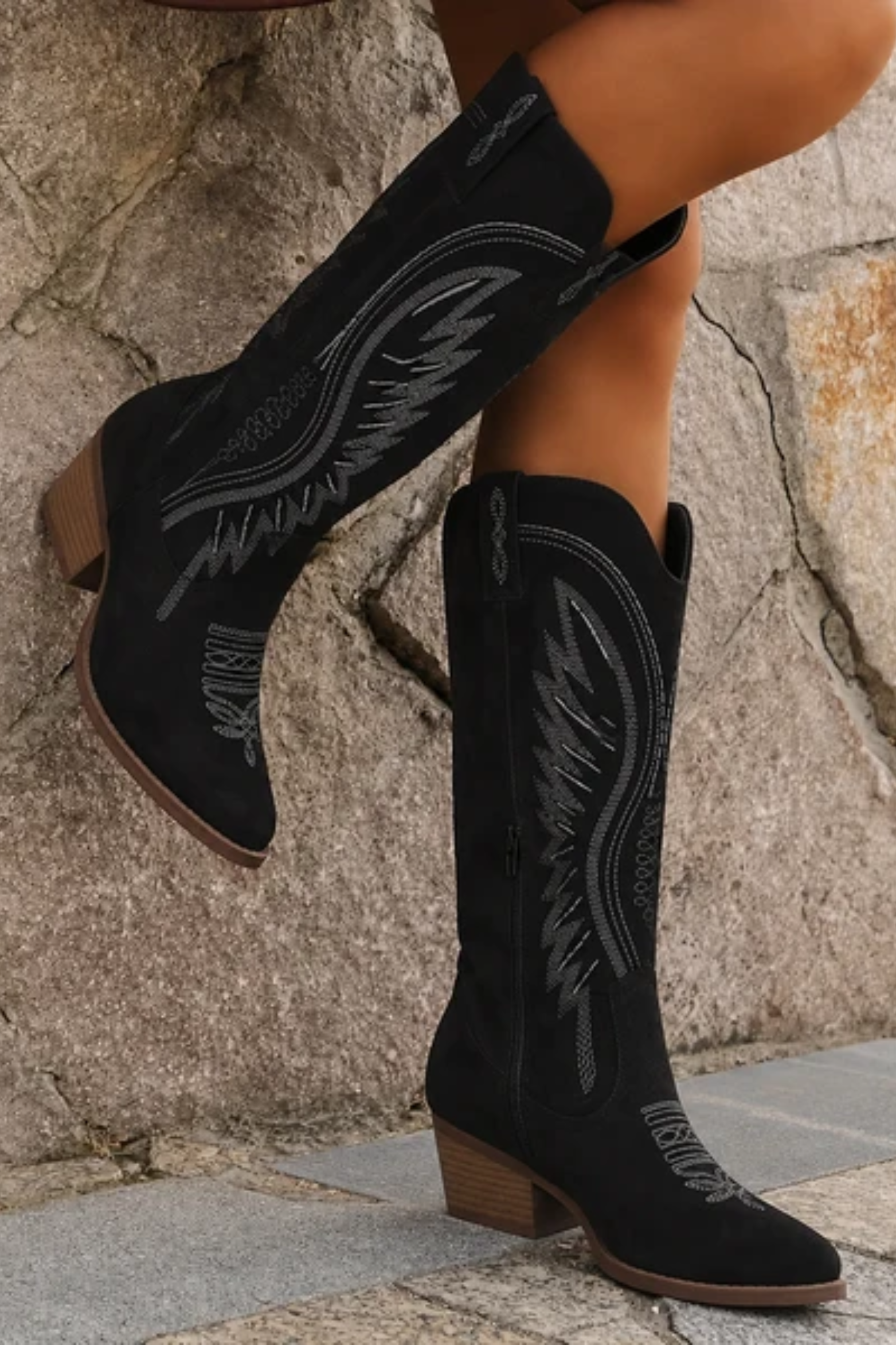 Women’s Embroidered Cowboy Boots – Pointed Toe Western Boots
