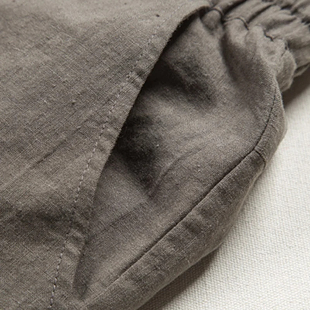 The Cambridge Men’s Lightweight Straight Leg Linen Pants