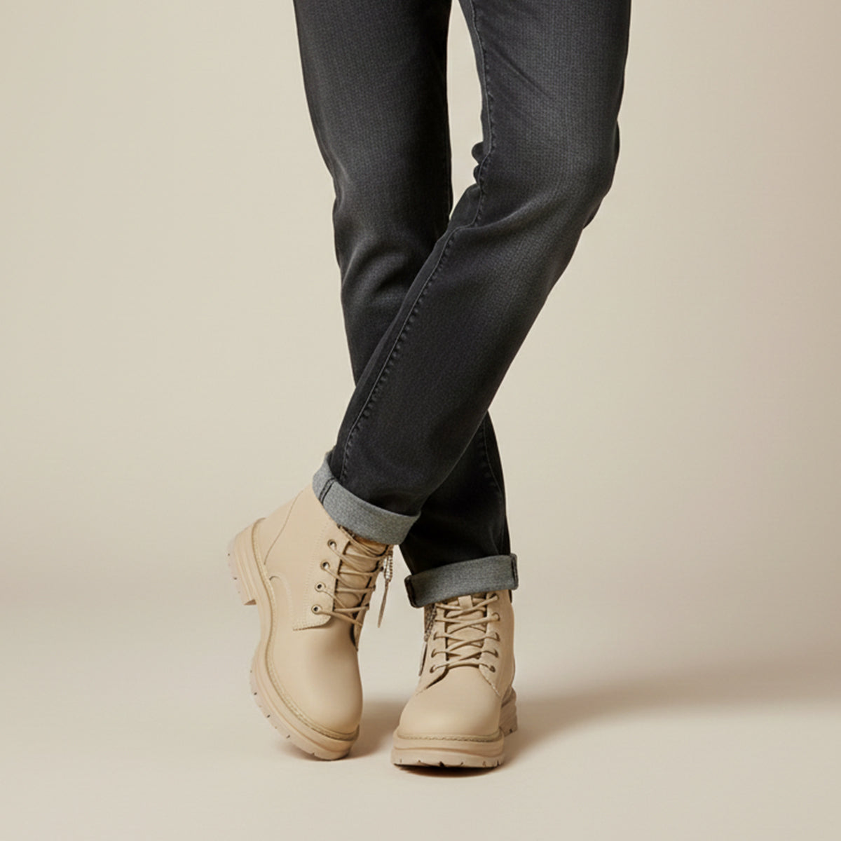 The Silverlake Men’s Cozy Fur Lined Insulated Snow Boots